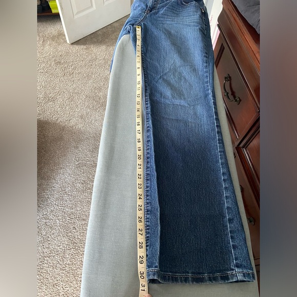 Nine West ladies jeans size 12 / 31 rhinestone pockets - Picture 4 of 8